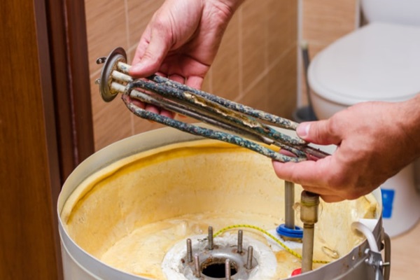 زرد شدن آب گرم پکیج